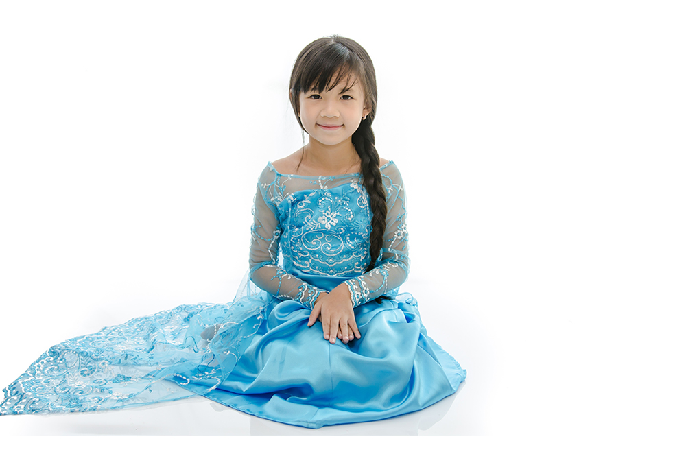 Make the Ultimate Frozen Birthday Party